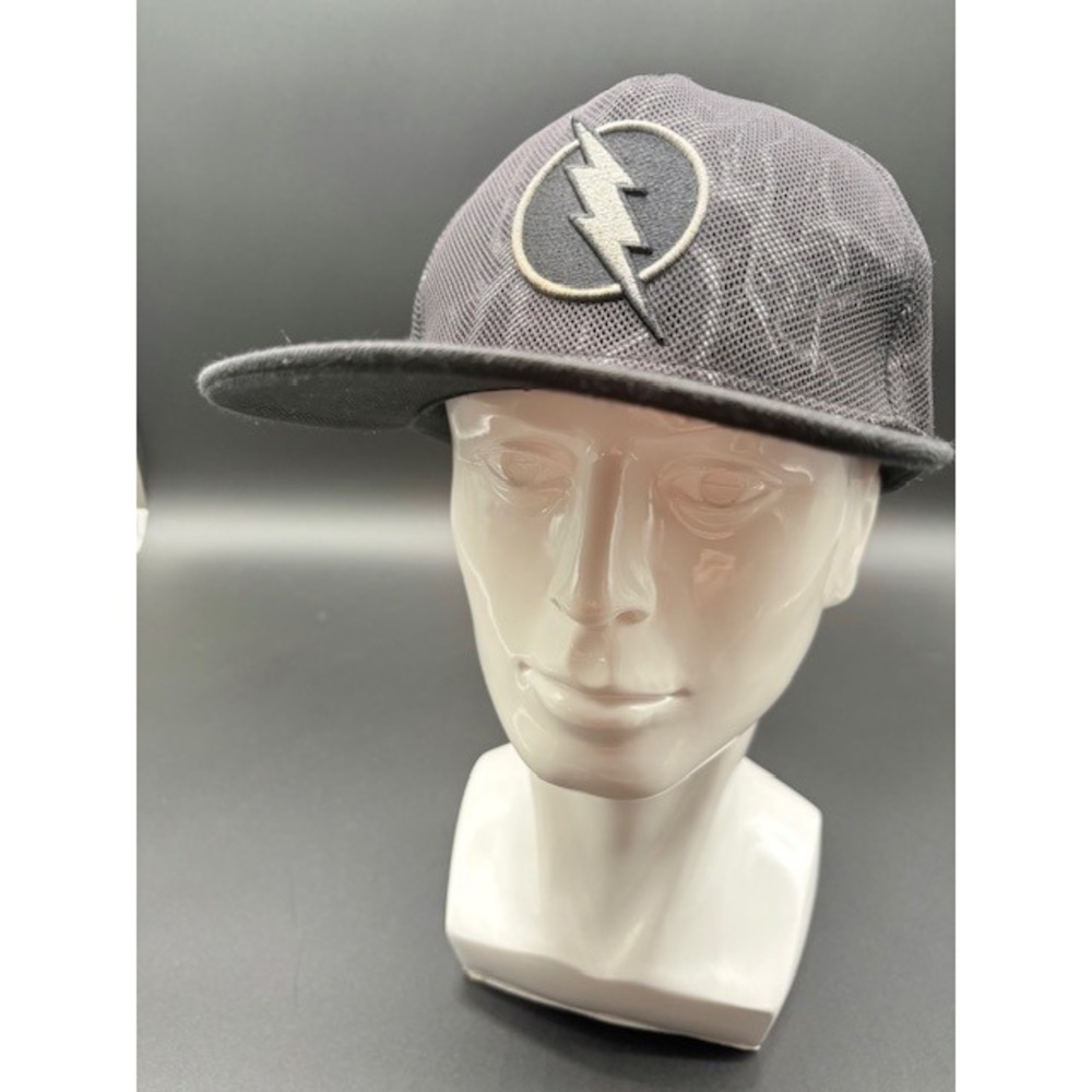 Flash Lightning Bolt Embroidered Patch Flat Bill Mesh Back Adjustable Hat snap